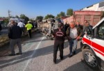 SERVİS MİNİBÜSÜYLE OTOMOBİL ÇARPIŞTI: 12 YARALI