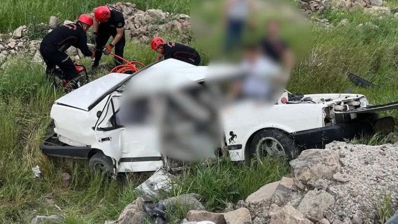 KAHRAMANMARAŞ’TA OTOMOBİL TAKLA ATTI