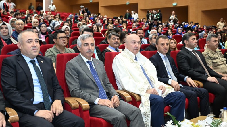 SÜTÇÜ İMAM’DA MEZUNİYET COŞKUSU