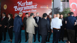 VATANDAŞLAR VE PROTOKOL BAYRAMLAŞTI